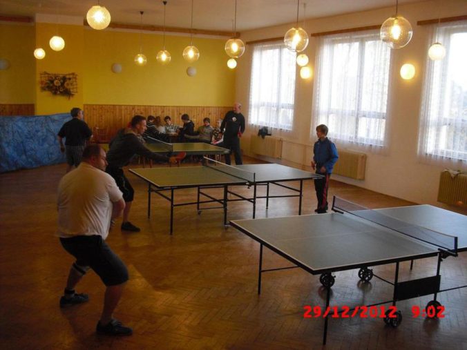 10 ročník ve stolním tenisu a šachy 006