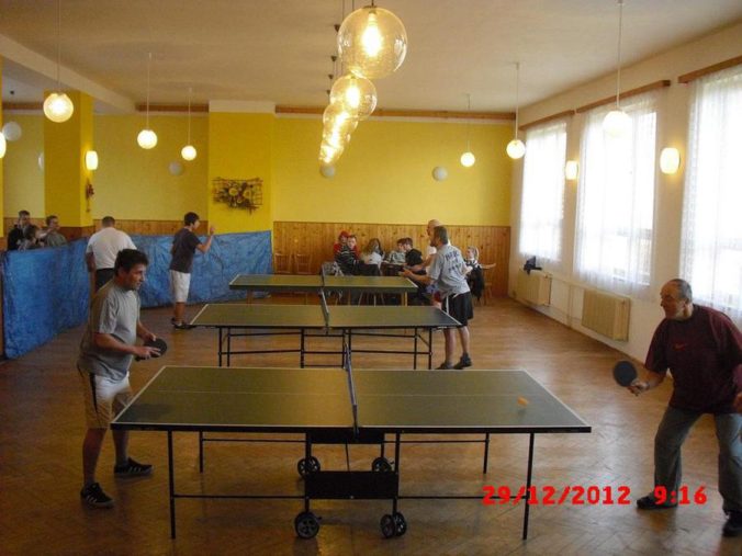 10 ročník ve stolním tenisu a šachy 008