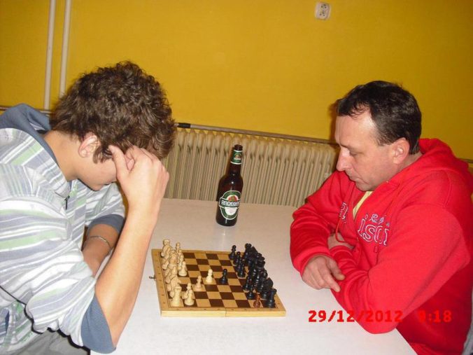 10 ročník ve stolním tenisu a šachy 010