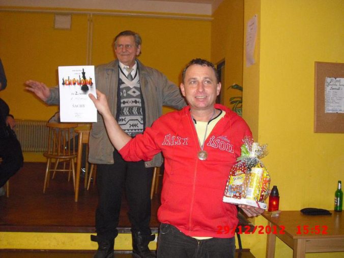 10 ročník ve stolním tenisu a šachy 047